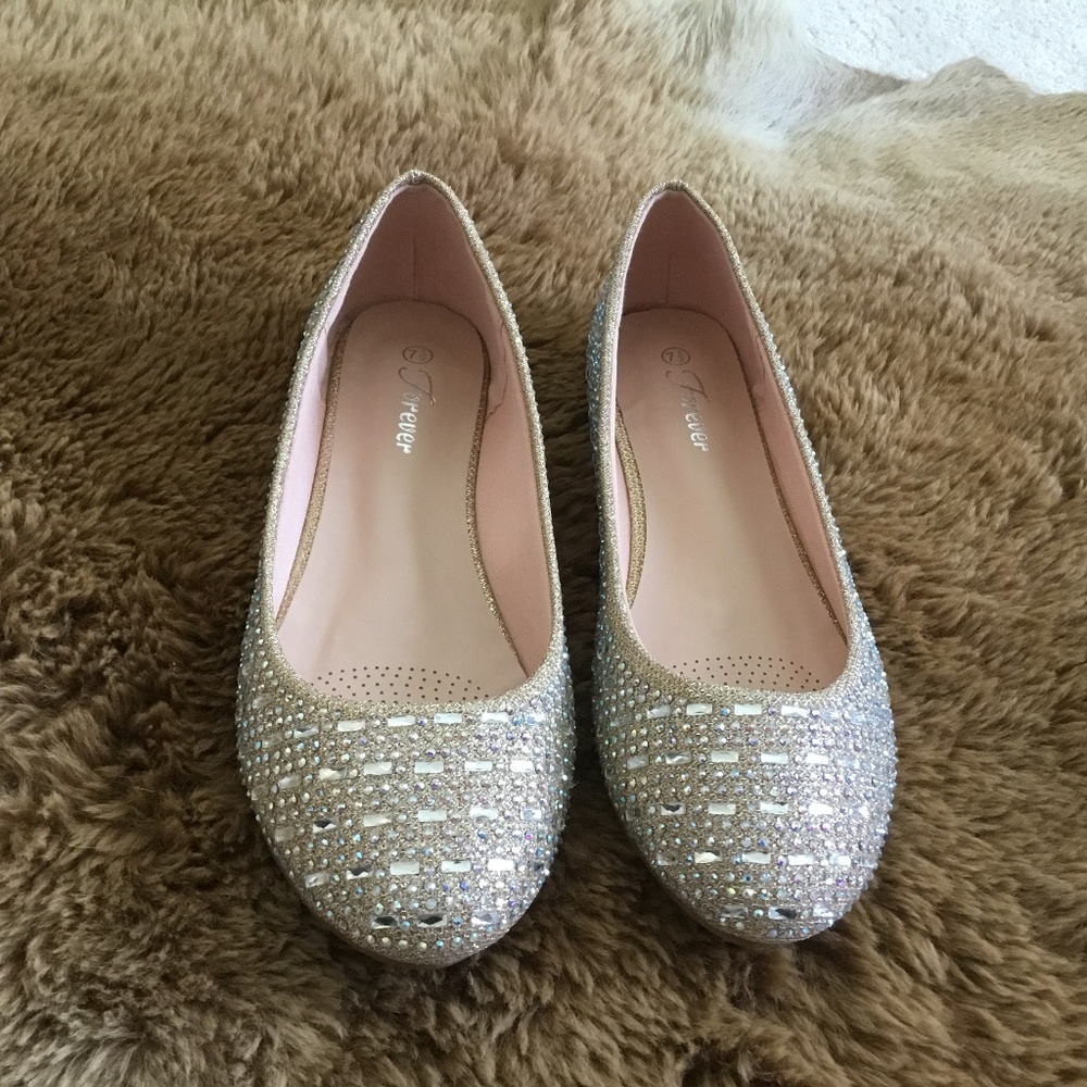 NWT Forever Rhinestone Ballet Flats Champagne